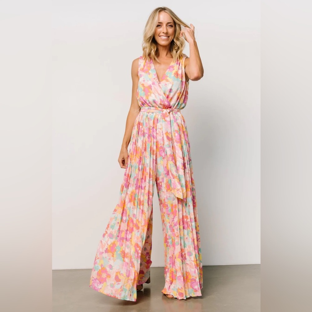 Beautiful, never been worn floral pleated jumpsuit! From the company Baltic Born